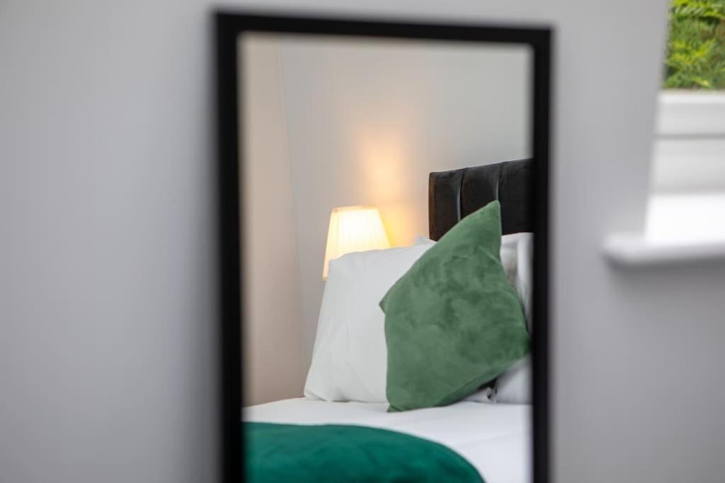 Modern Apartment Free Parking Double Bed Suite 5 Nottingham Buitenkant foto