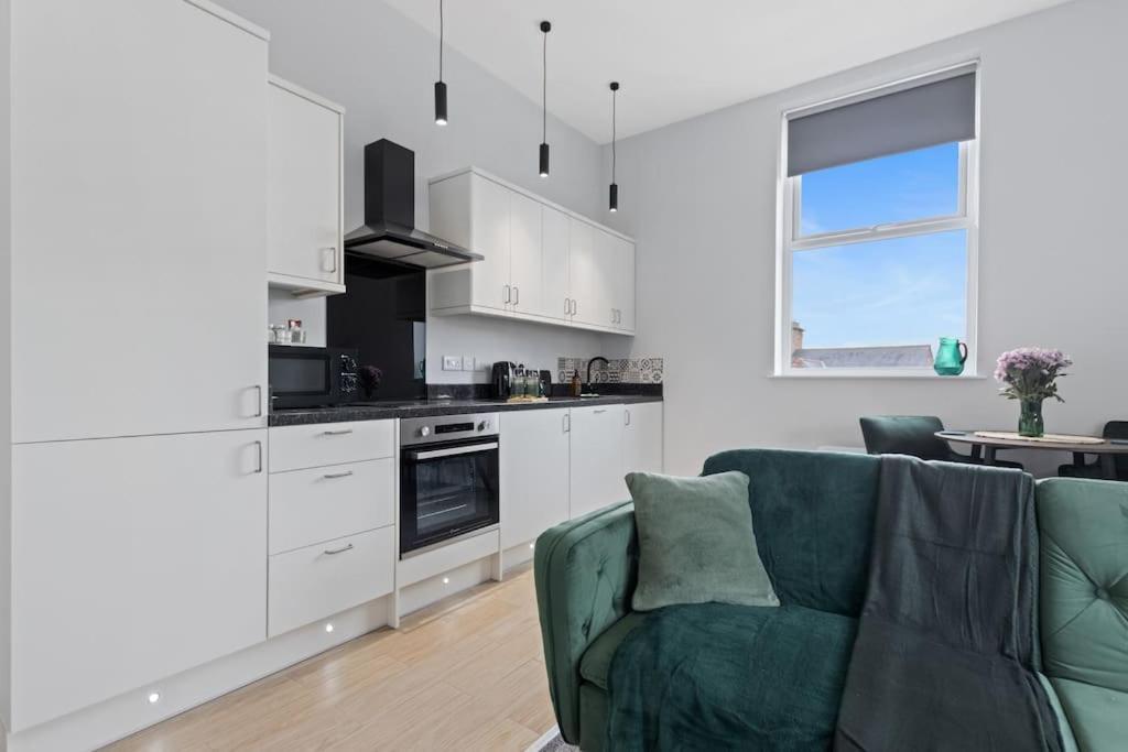 Modern Apartment Free Parking Double Bed Suite 5 Nottingham Buitenkant foto