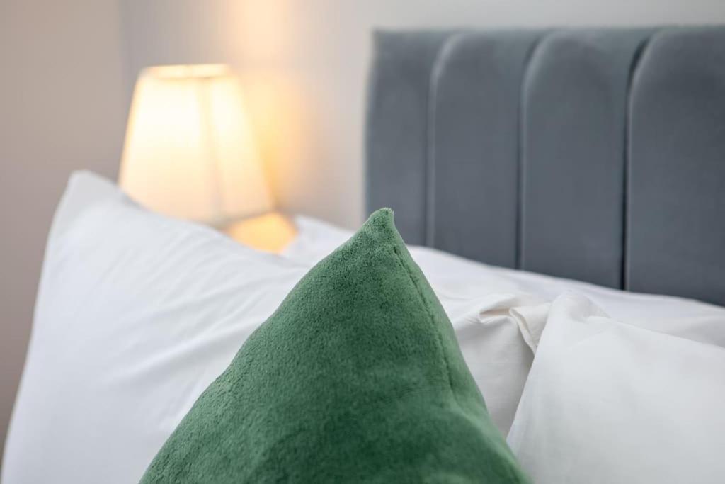 Modern Apartment Free Parking Double Bed Suite 5 Nottingham Buitenkant foto
